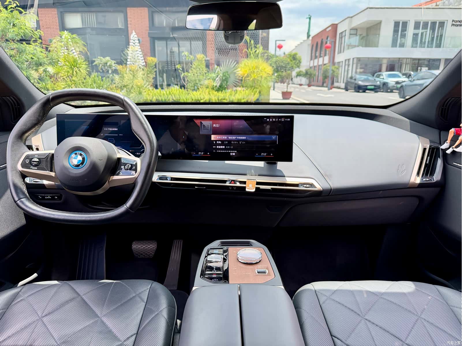 BMW iX, 2022 13