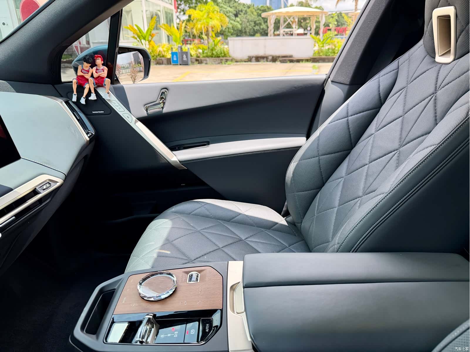 BMW iX, 2022 16
