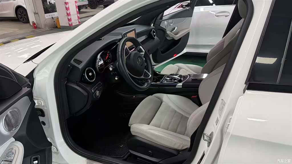 Mercedes-Benz C-Class, 2018 4