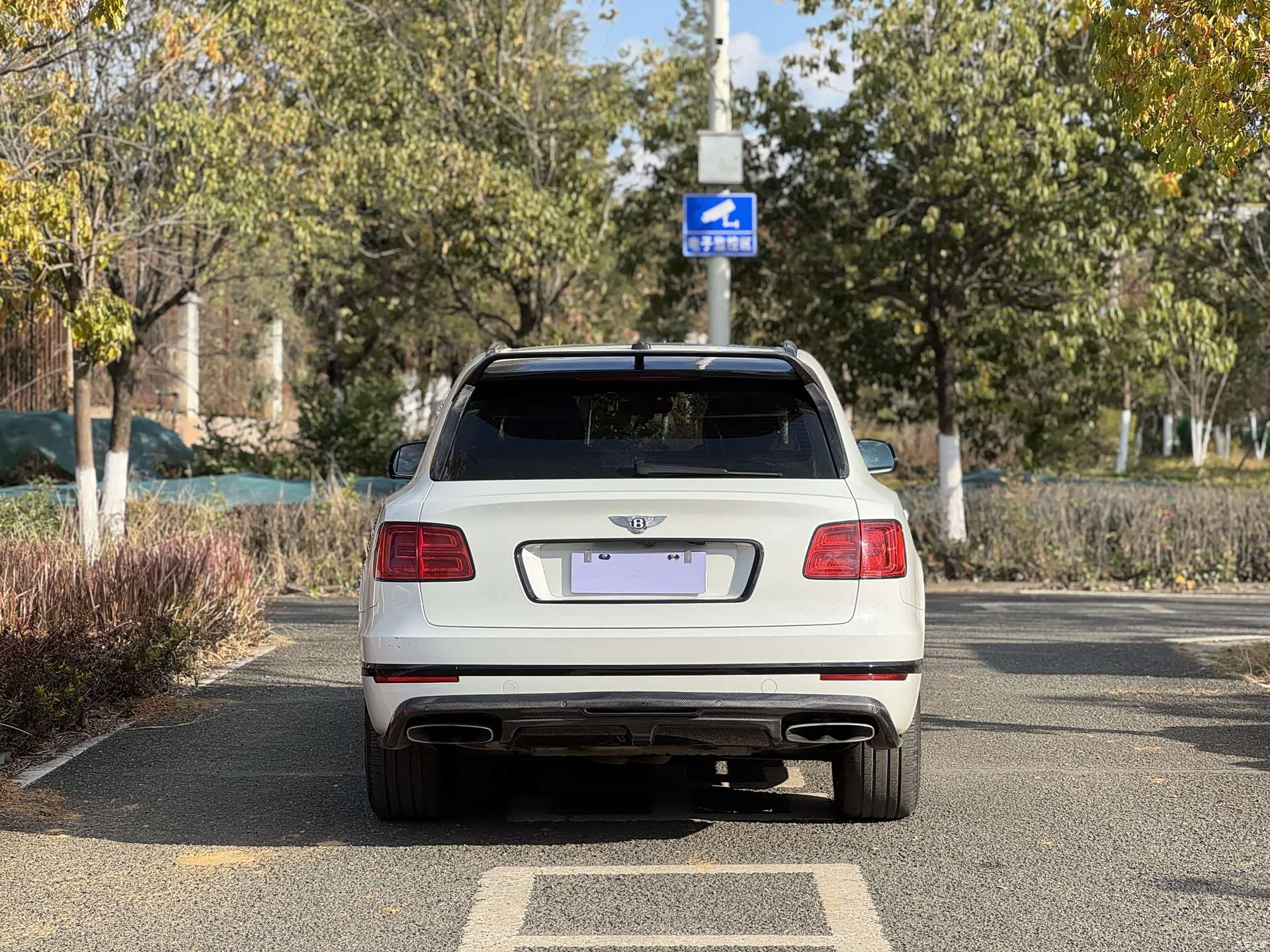 Bentley Bentayga, 2016 3
