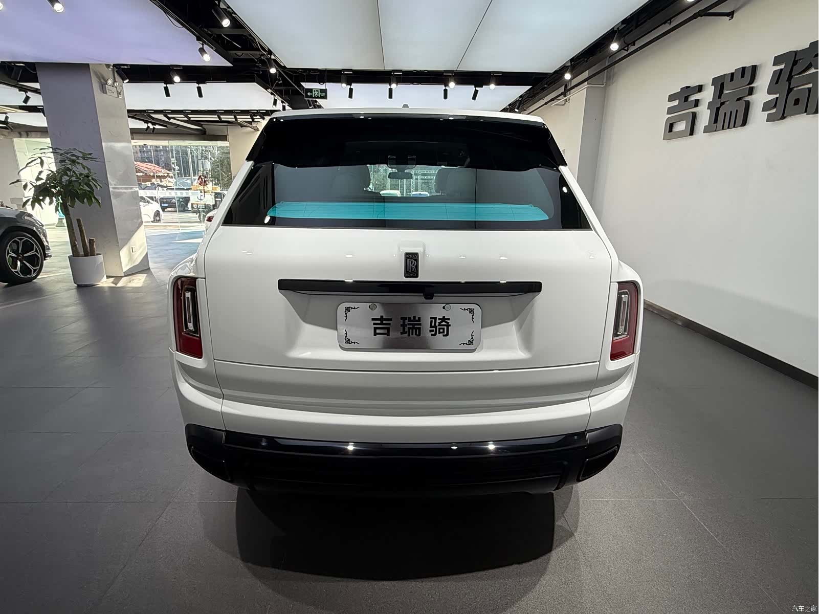 Rolls-Royce Cullinan, 2024 все фото