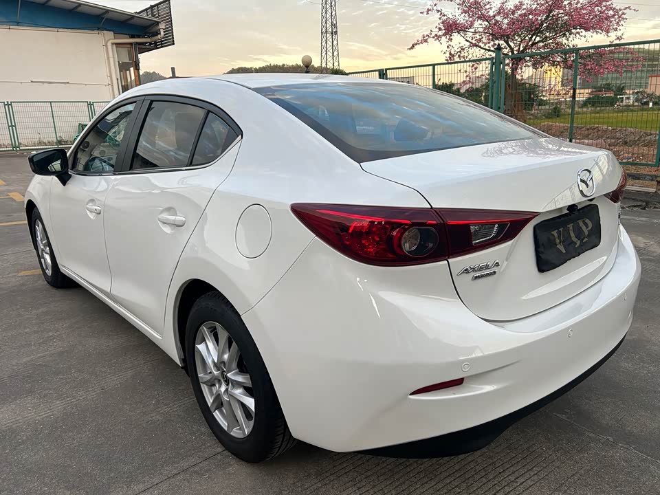 Mazda 3 Angkesaila