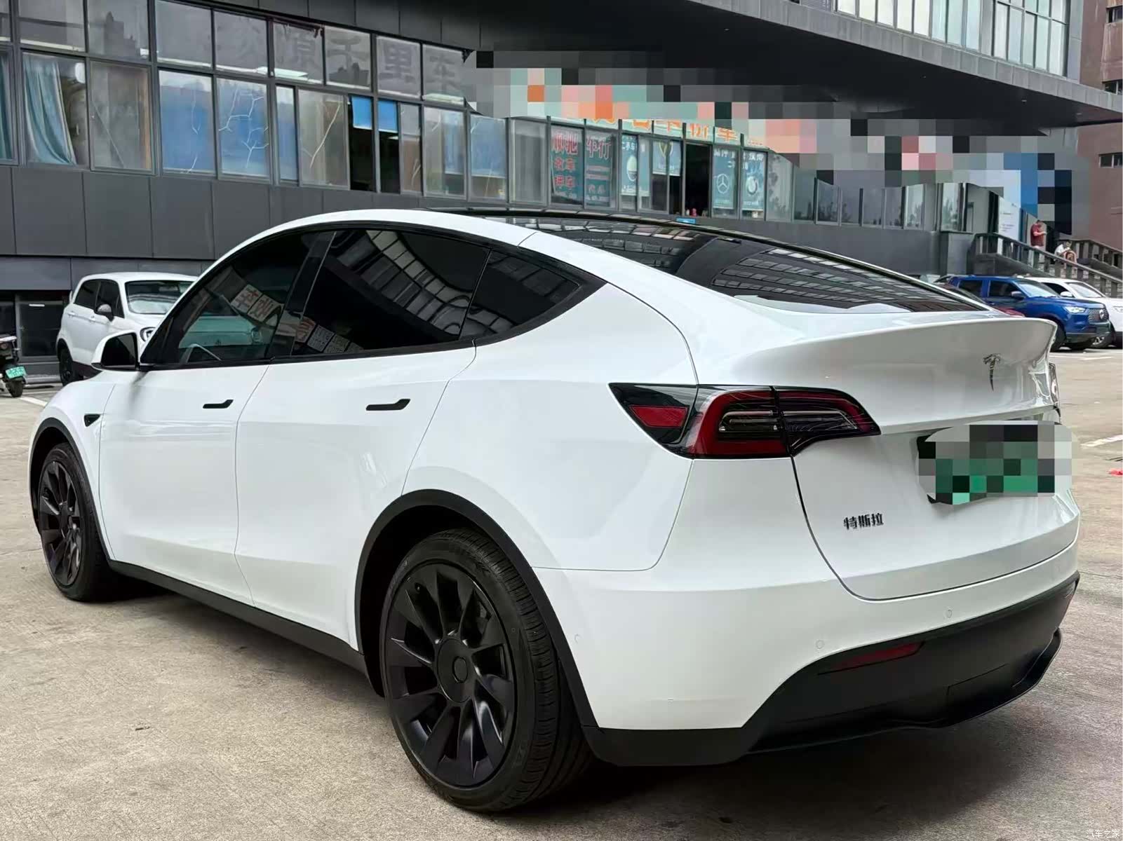 Tesla Model Y, 2023 9
