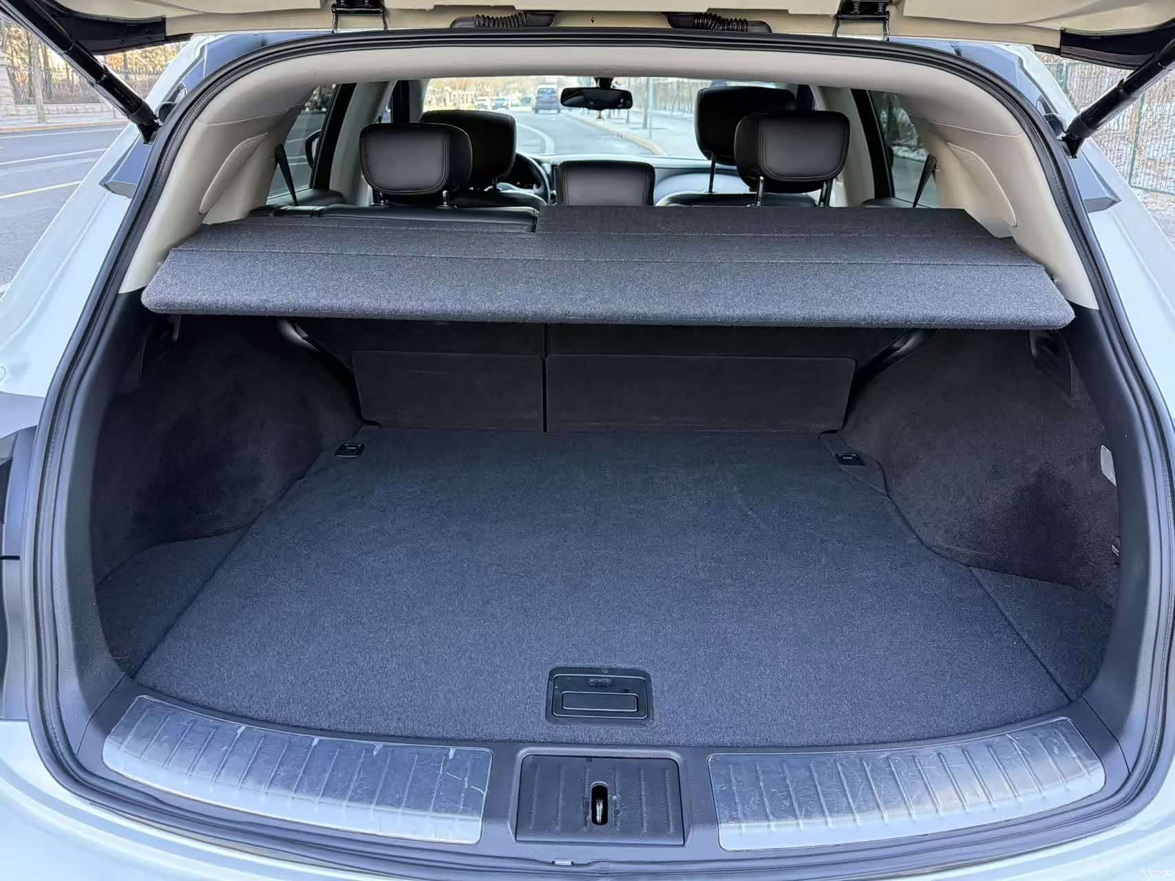 Infiniti QX70, 2015 16
