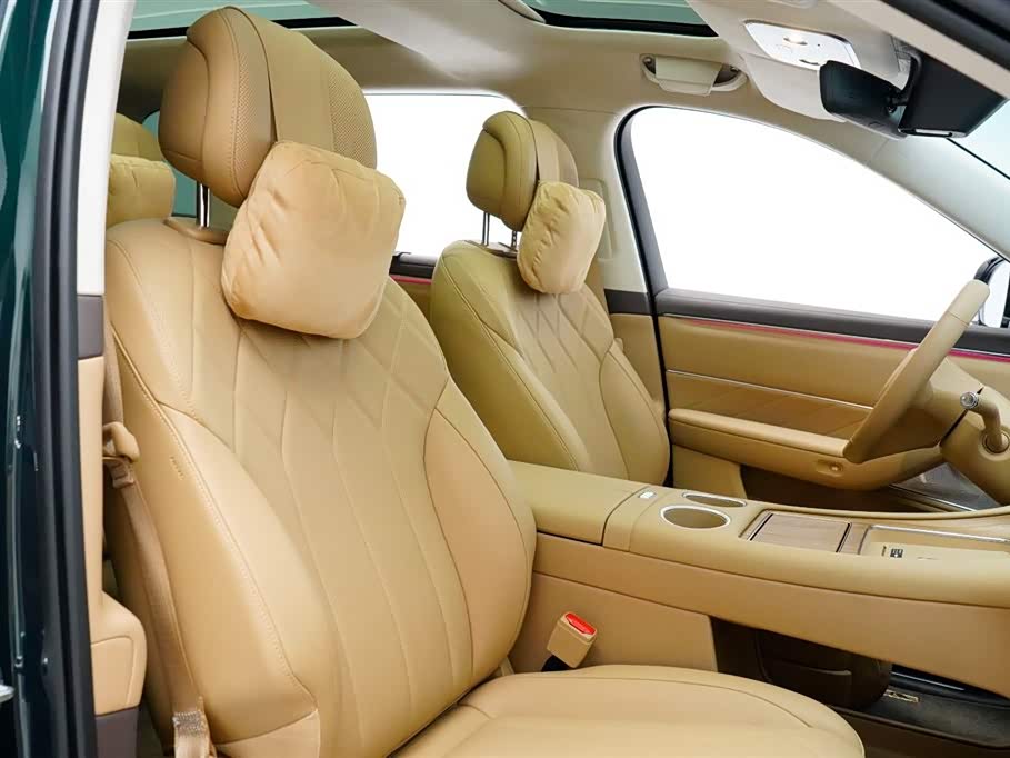 AITO Ask the world M8