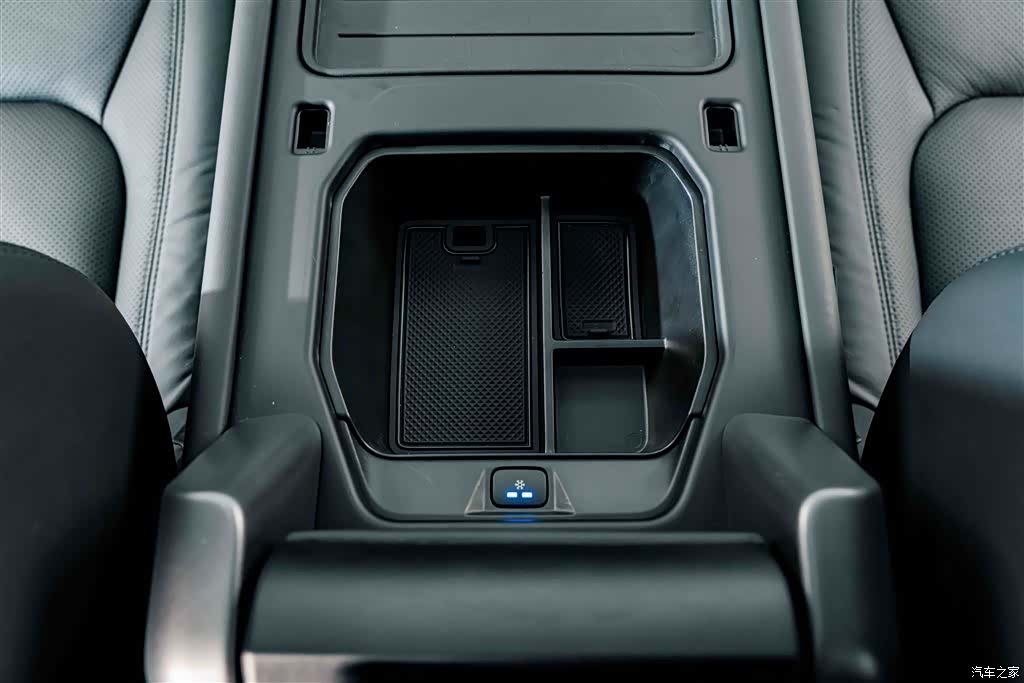 Land Rover Defender, 2024 20