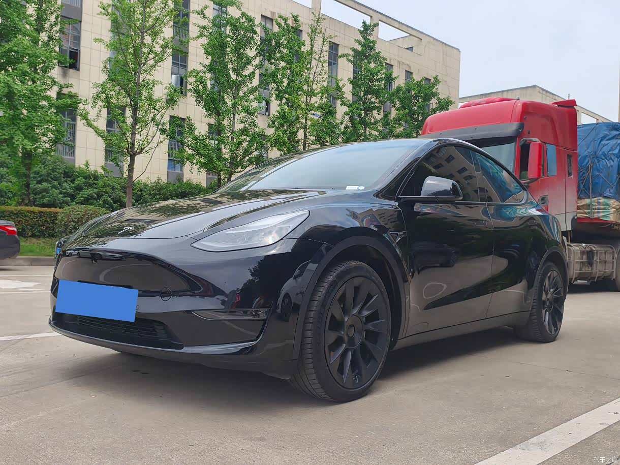 Tesla Model Y, 2022 1