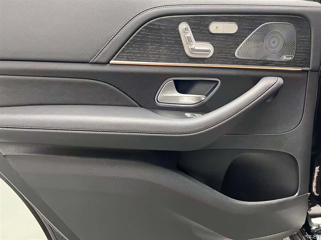 Mercedes-Benz GLS, 2025 16