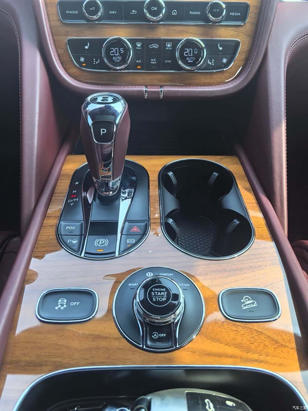 Bentley Bentayga, 2021 11