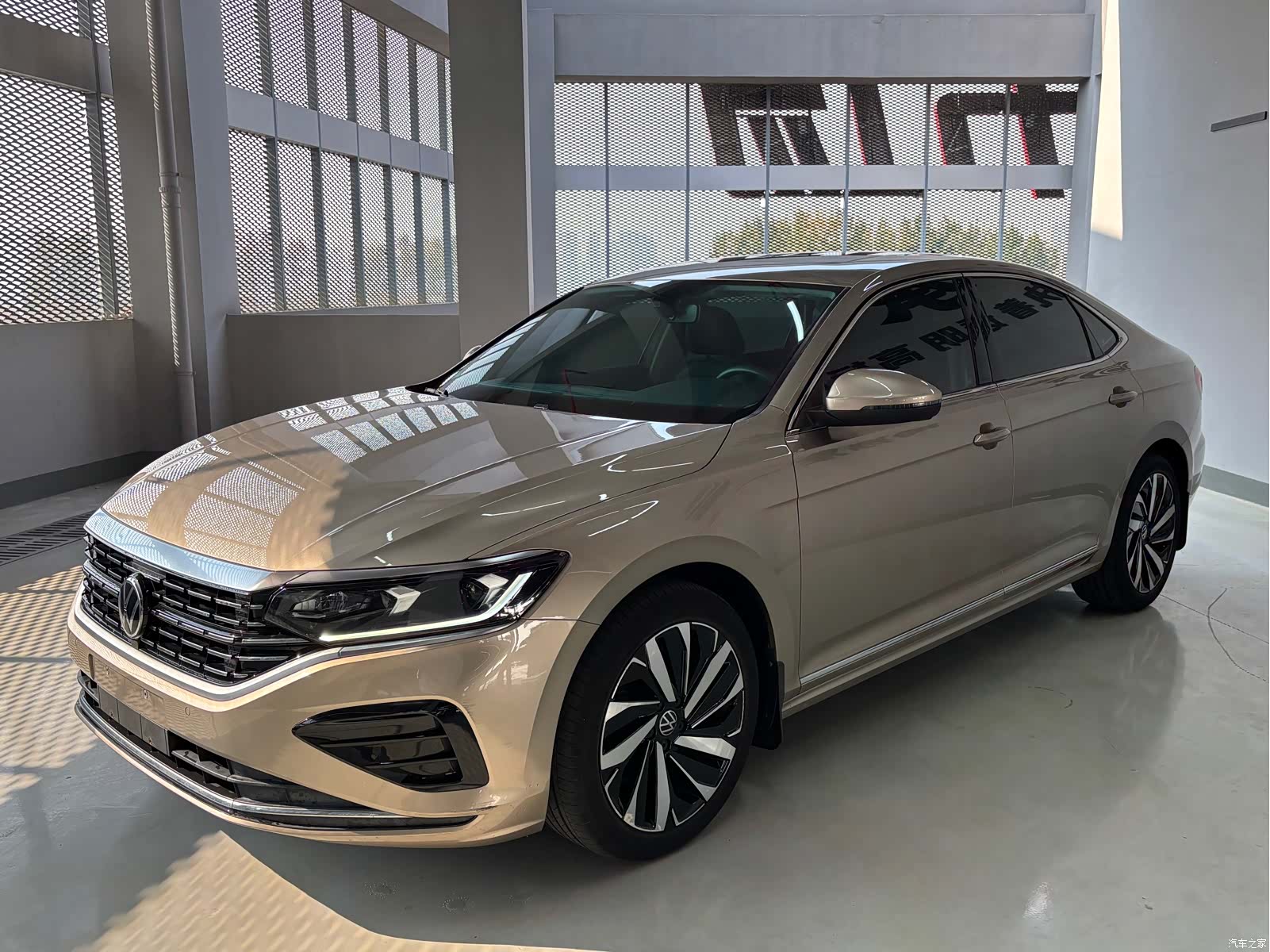Volkswagen Passat, 2022 3