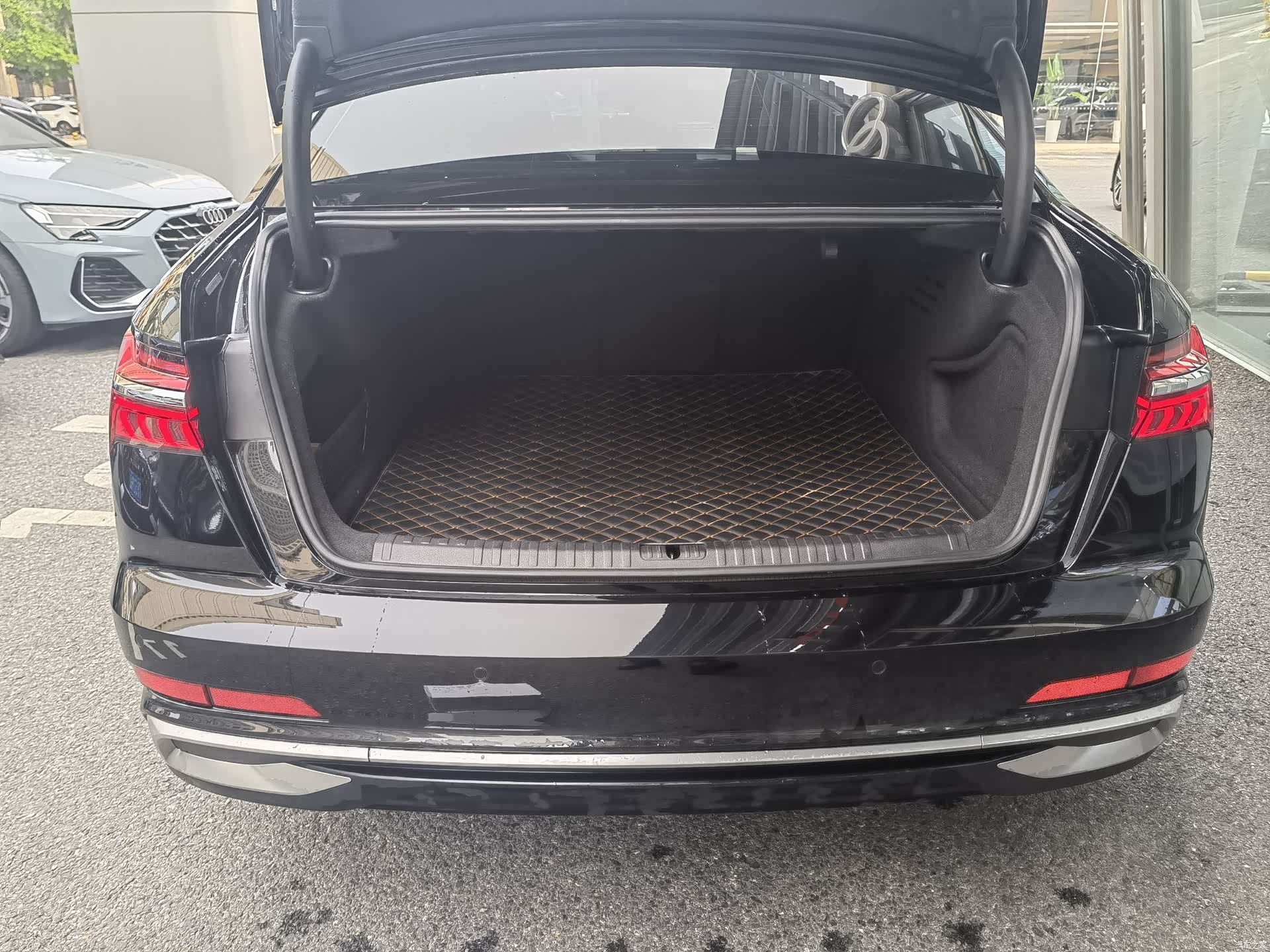 Audi A6L, 2022 8
