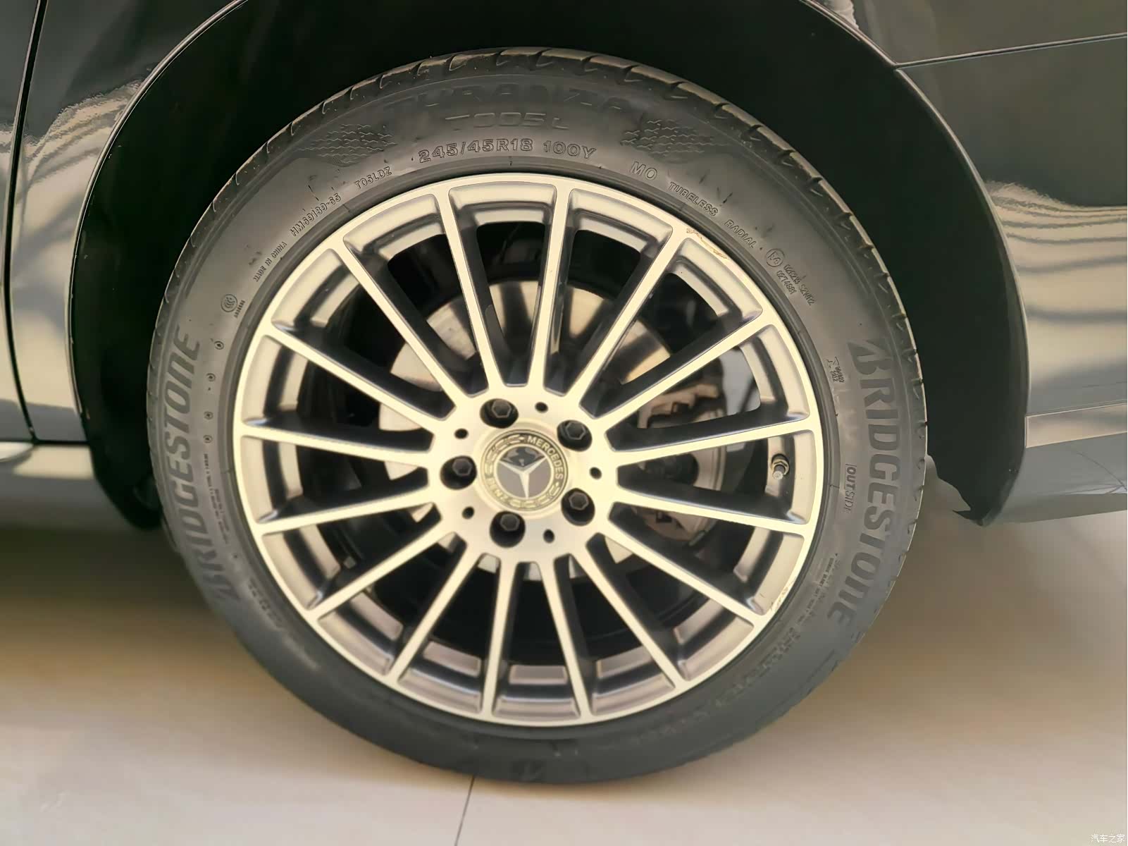 Mercedes-Benz E-Class, 2023 11