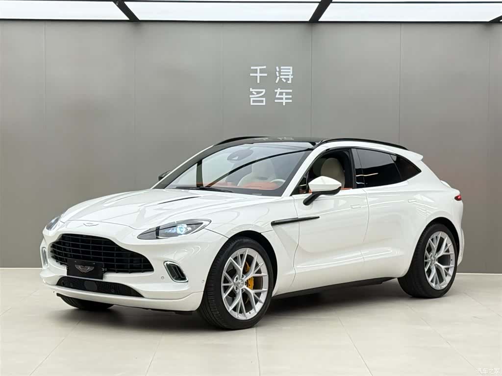 Aston Martin DBX