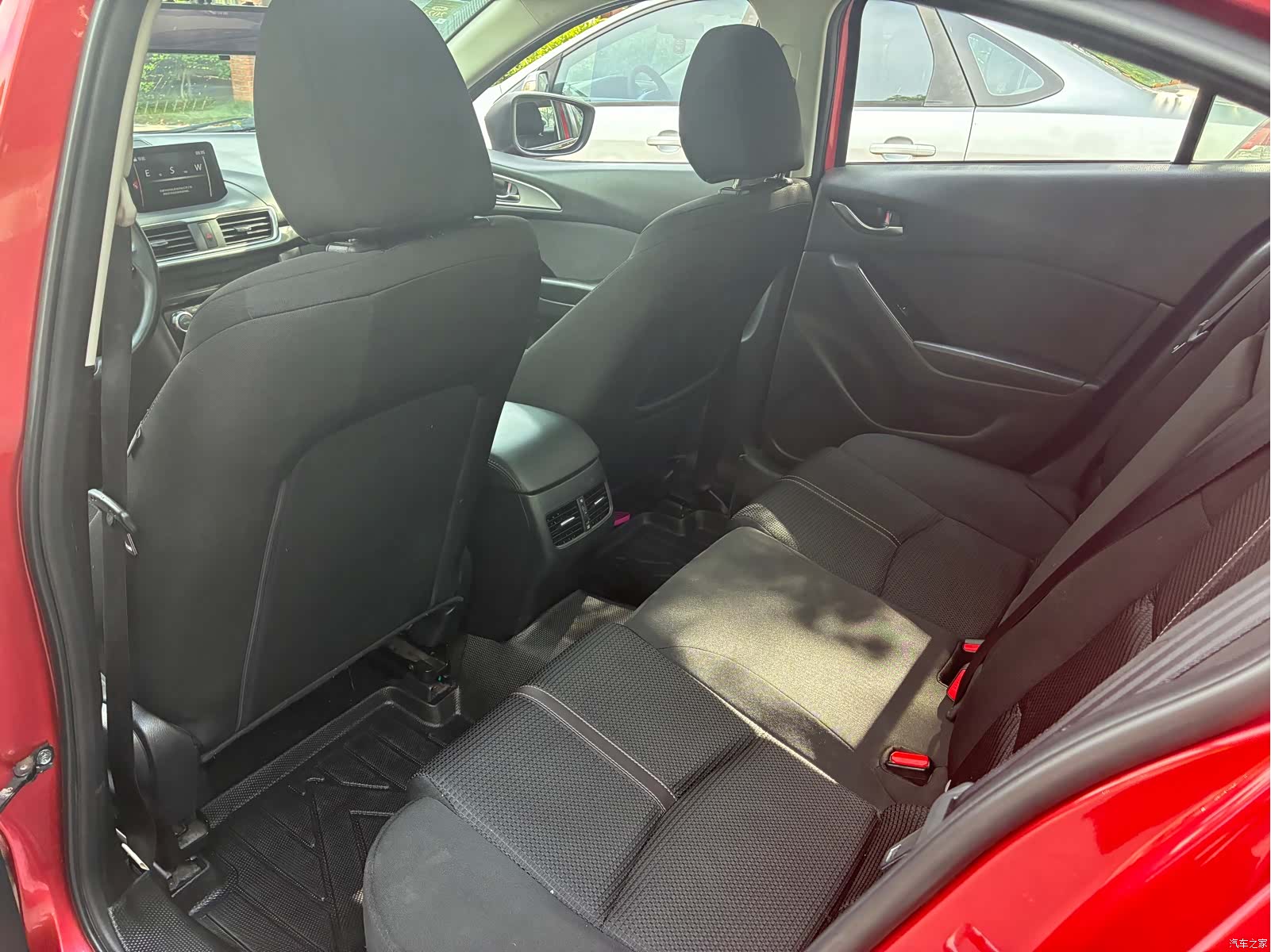 Mazda Mazda3, 2017 8
