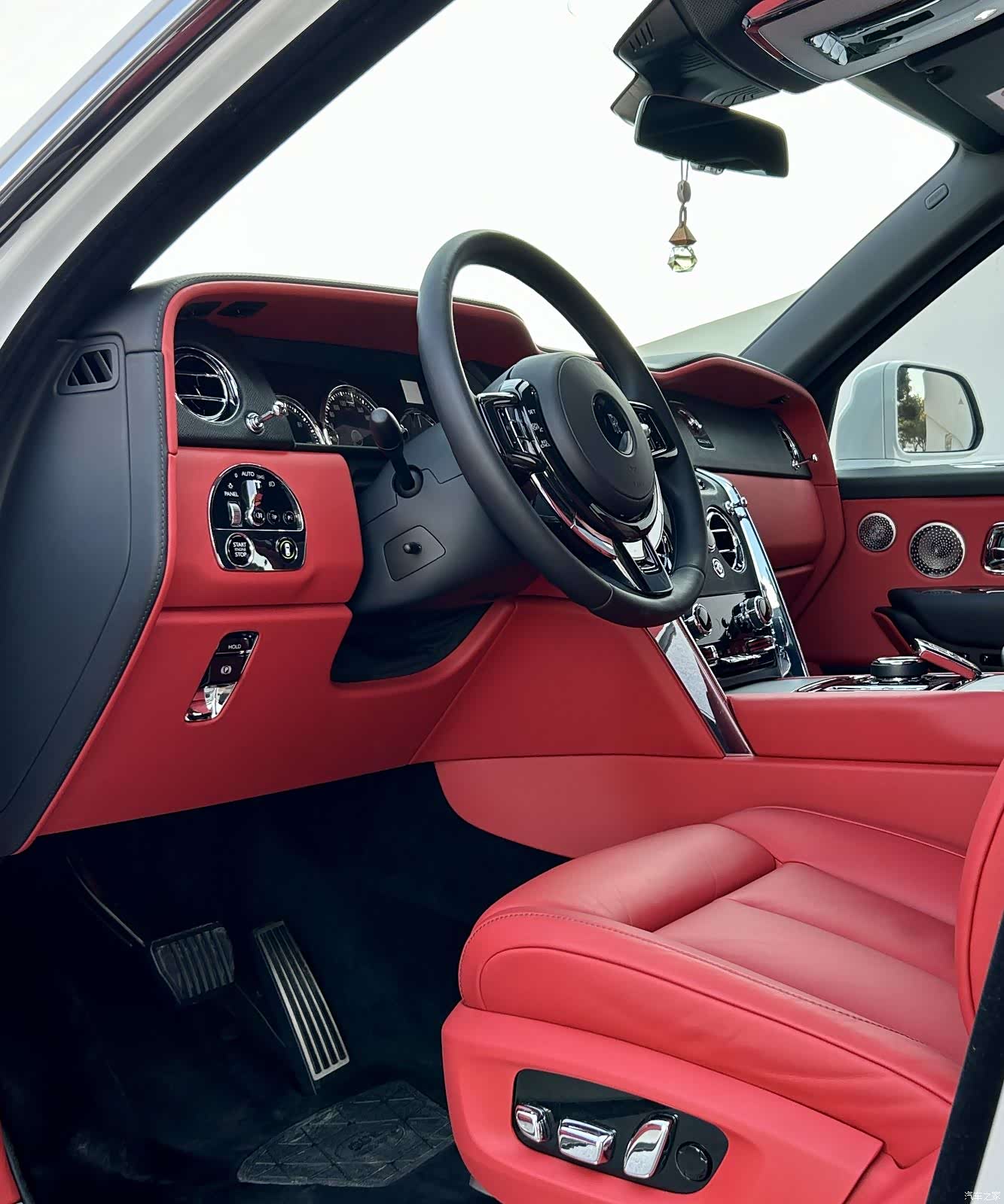 Rolls-Royce Cullinan, 2020 6