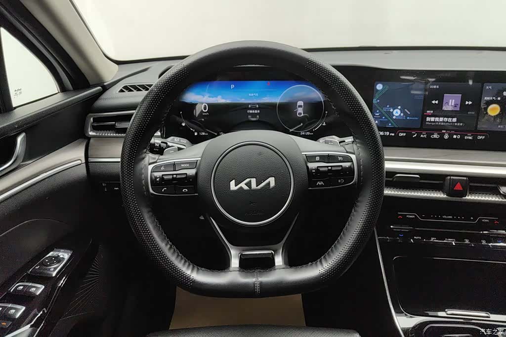 Kia K5, 2023 15