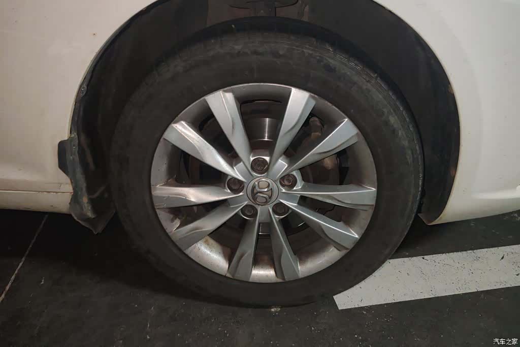 BAIC D50, 2015 6