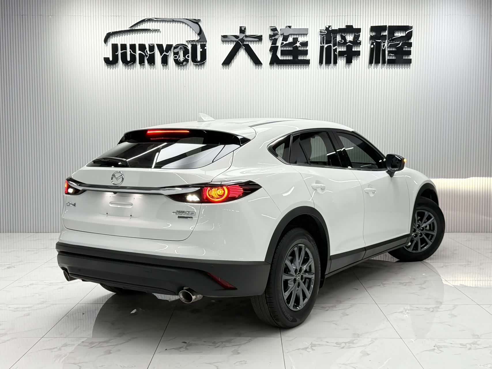 Mazda CX-4, 2023 4