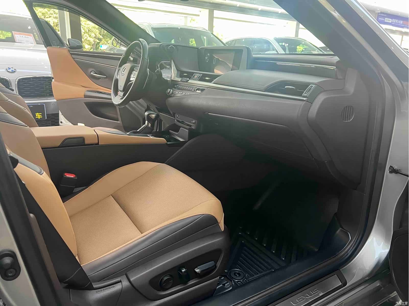Lexus ES, 2021 10