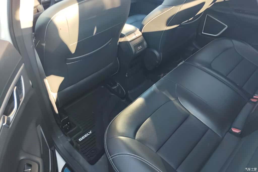 Geely Emgrand, 2019 11