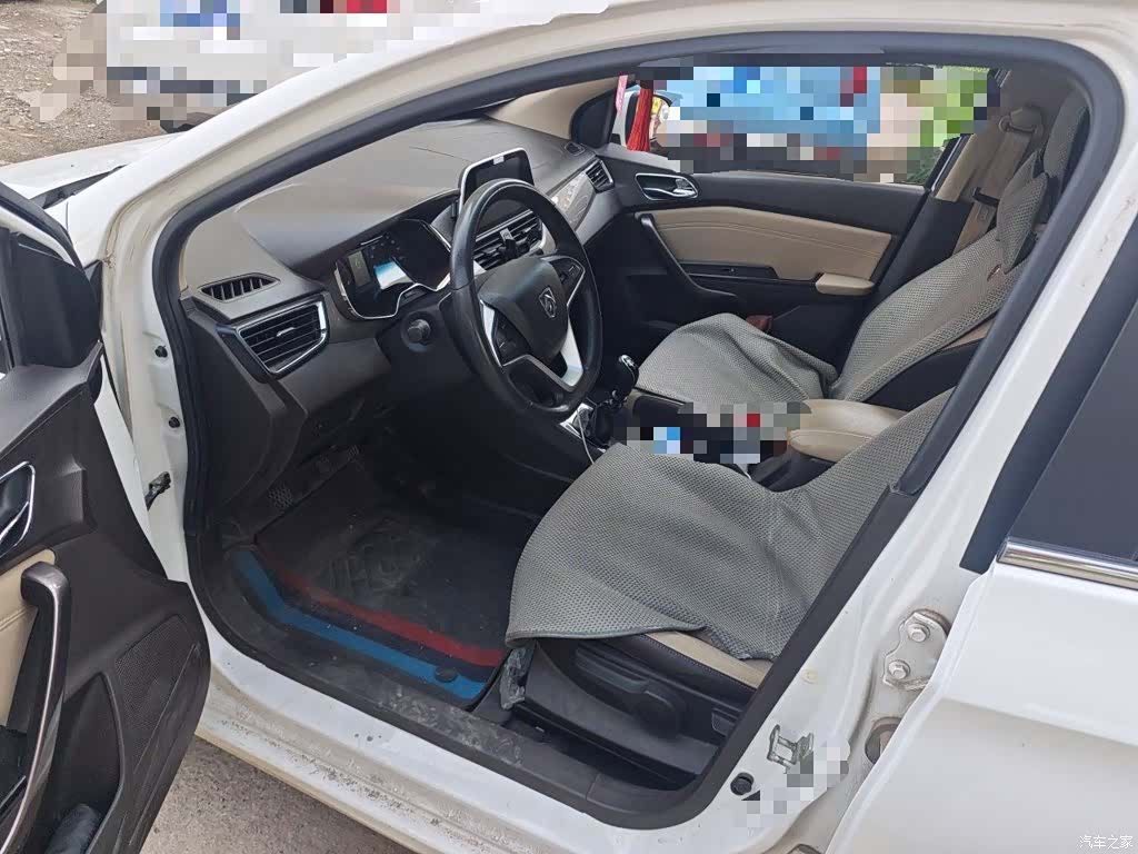 Wuling 310W, 2019 13