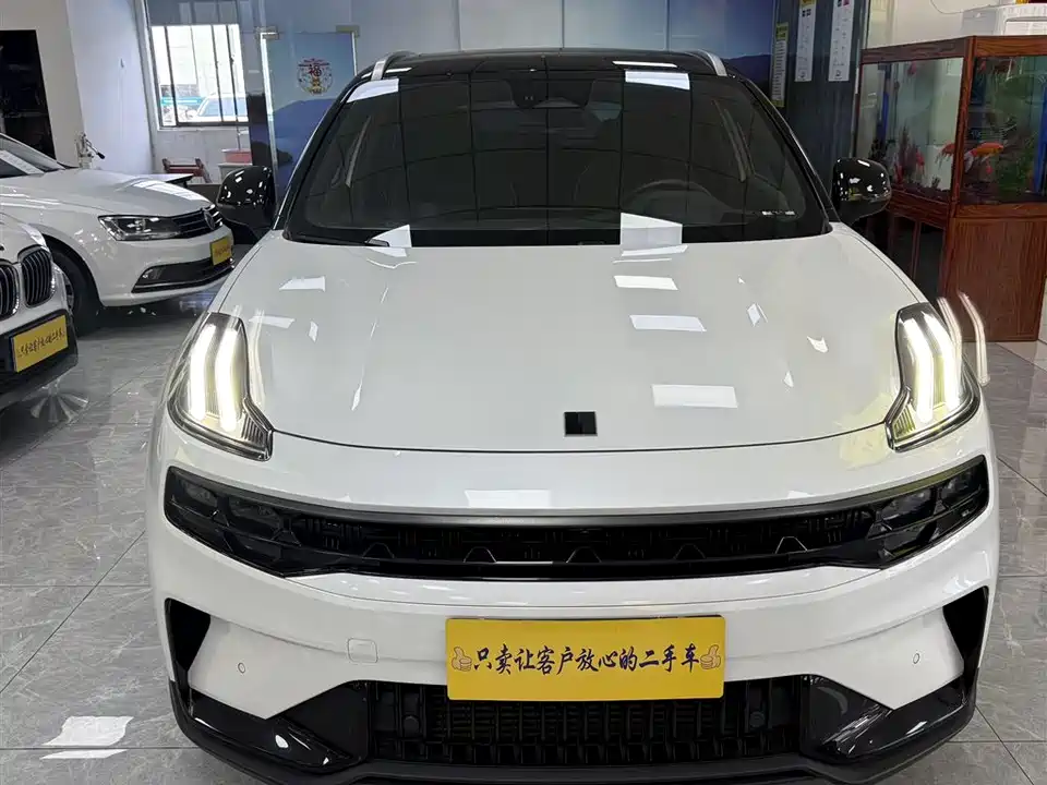 Lynk & Co 06 Lynk & Co 06