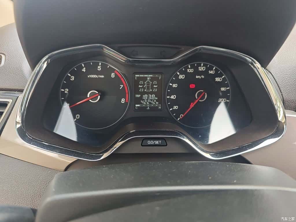 Wuling 310W, 2019 9