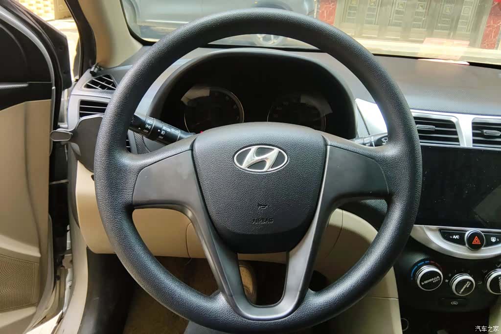 Hyundai GLX, 2014 15