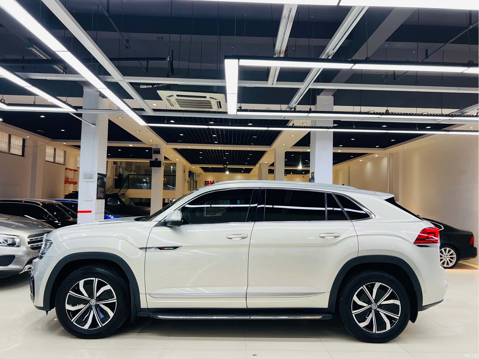 Volkswagen Teramont X, 2020 12