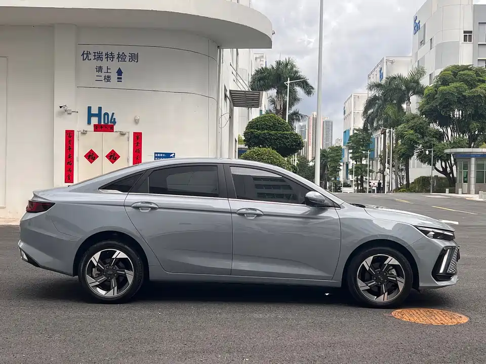 Geely Emgrand L HiP Geely Emgrand L HiP