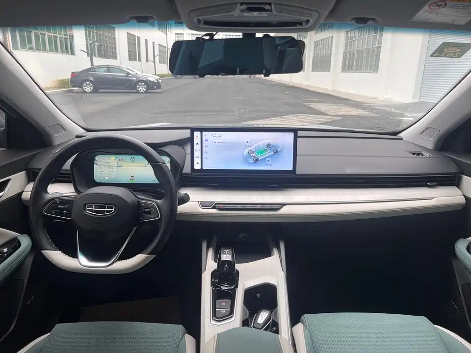 Geely Emgrand L HiP Geely Emgrand L HiP
