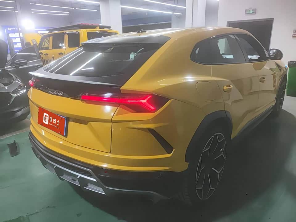 Lamborghini Urus