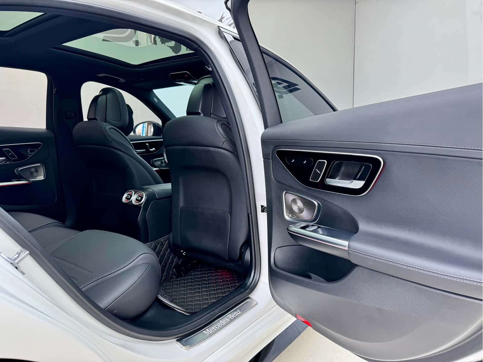 Mercedes-Benz C-Class, 2023 11