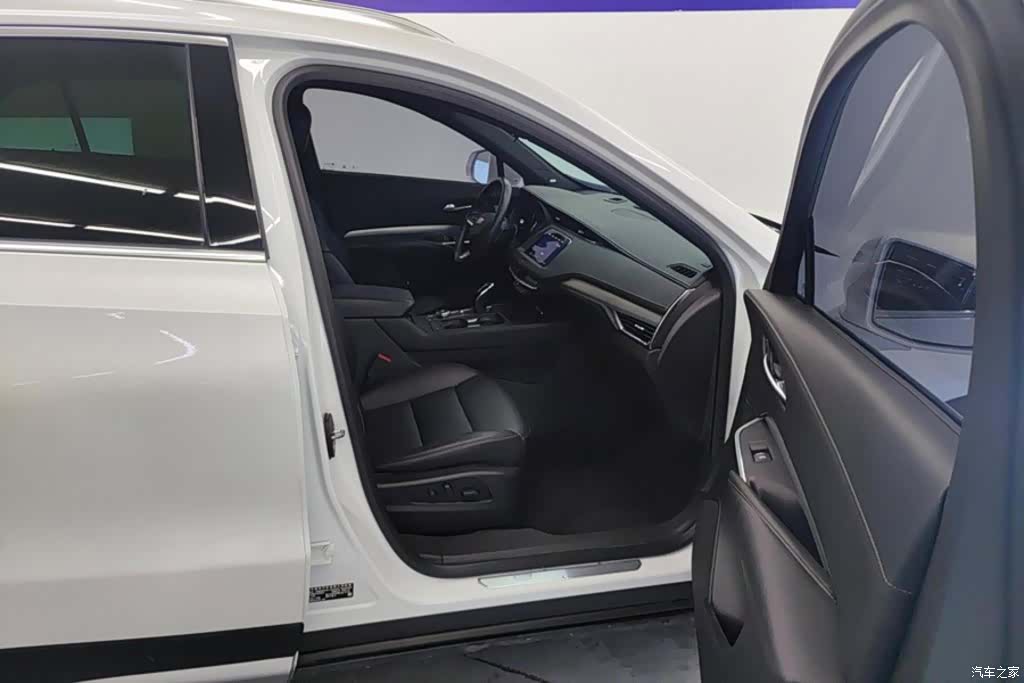 Cadillac XT4, 2023 8