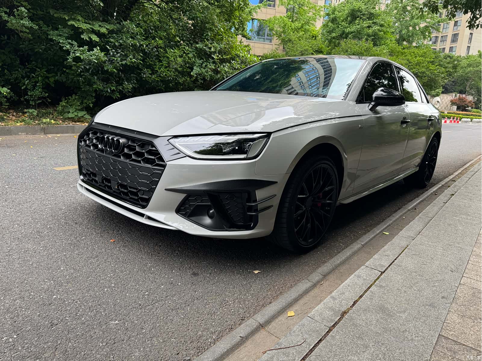 Audi A4L, 2022 1