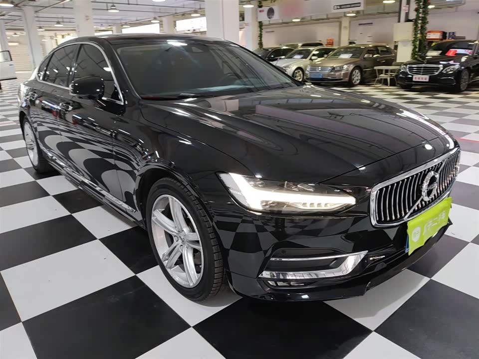 Volvo S90