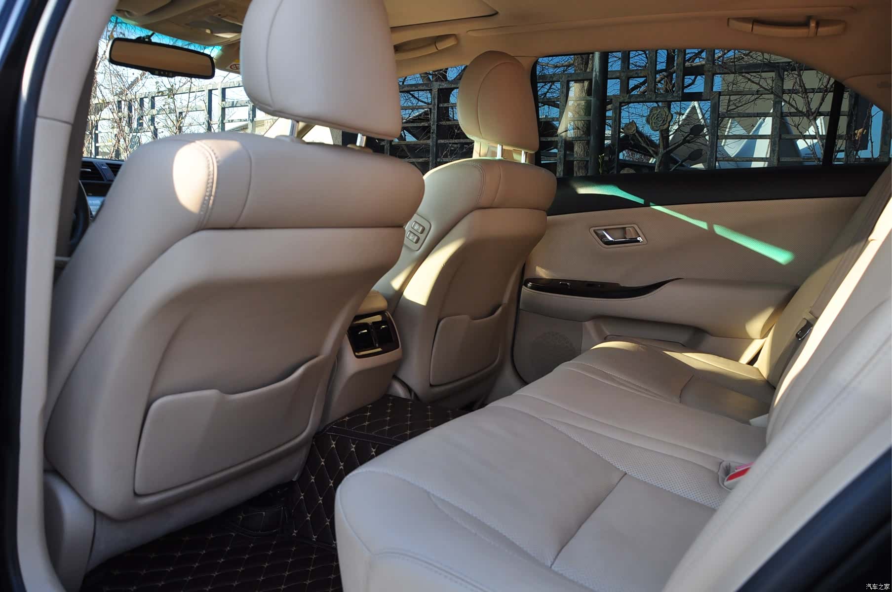 Toyota Crown, 2012 8
