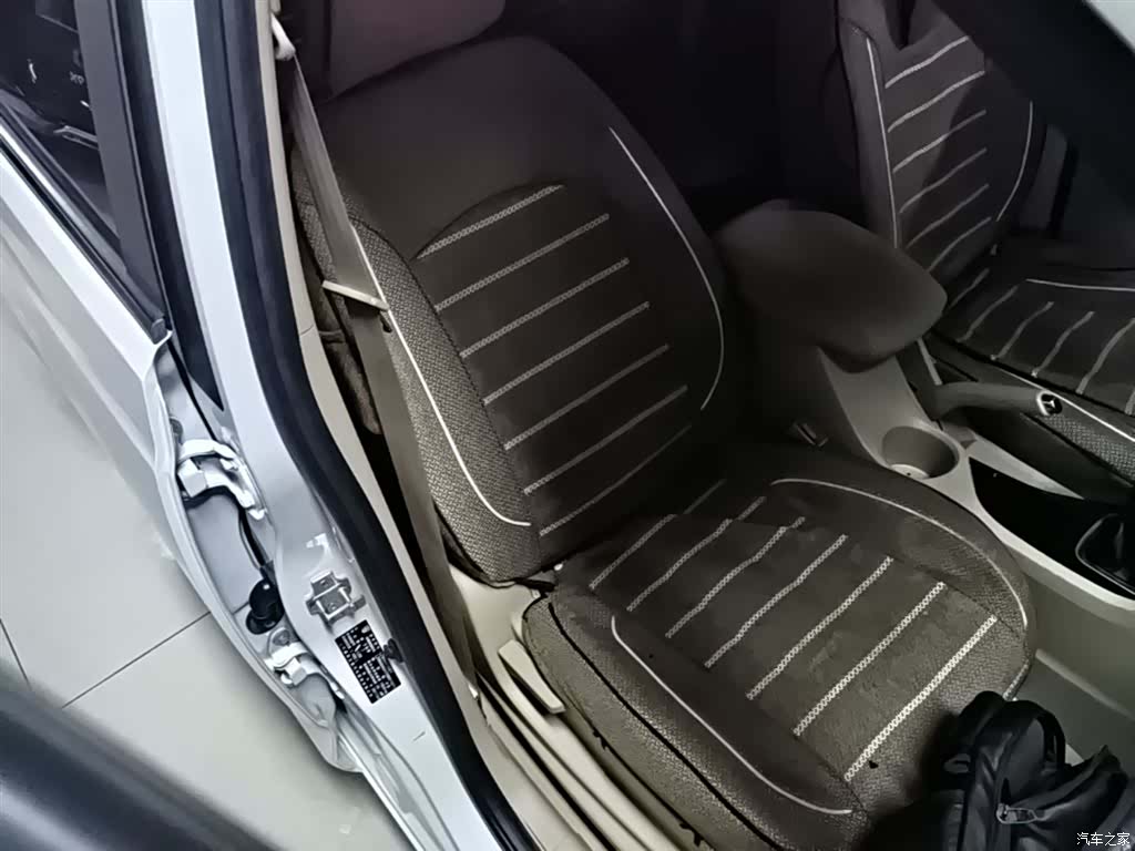 Wuling 730, 2017 25