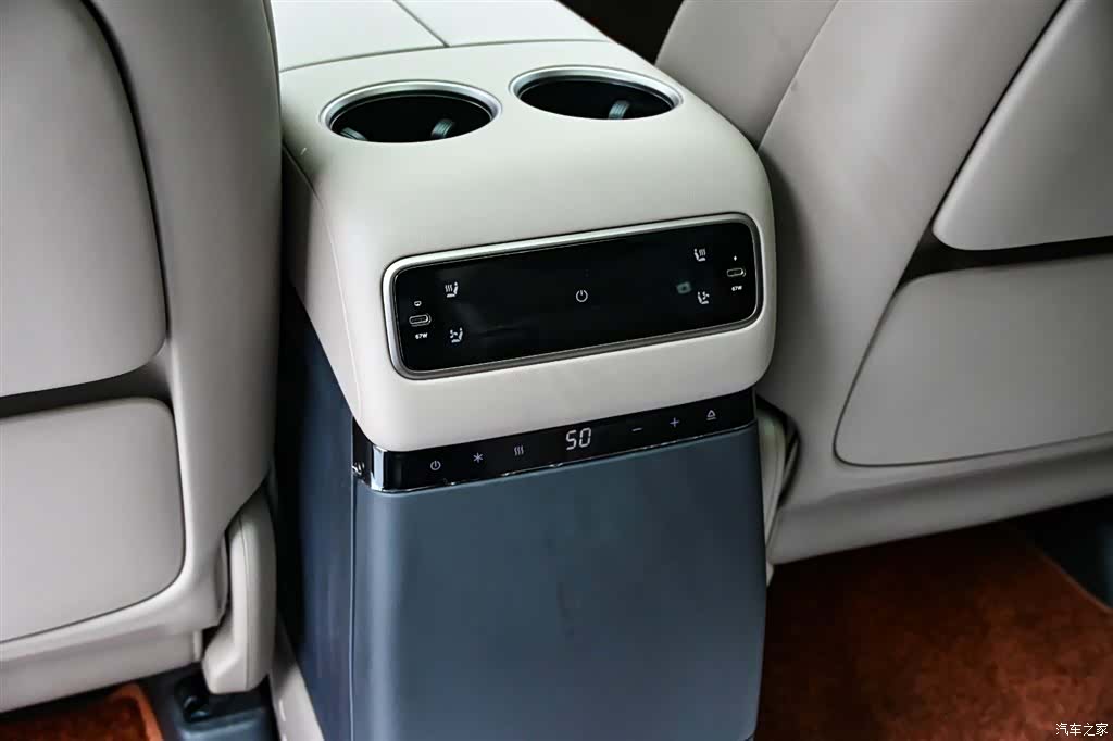 Li Auto MEGA, 2025 41