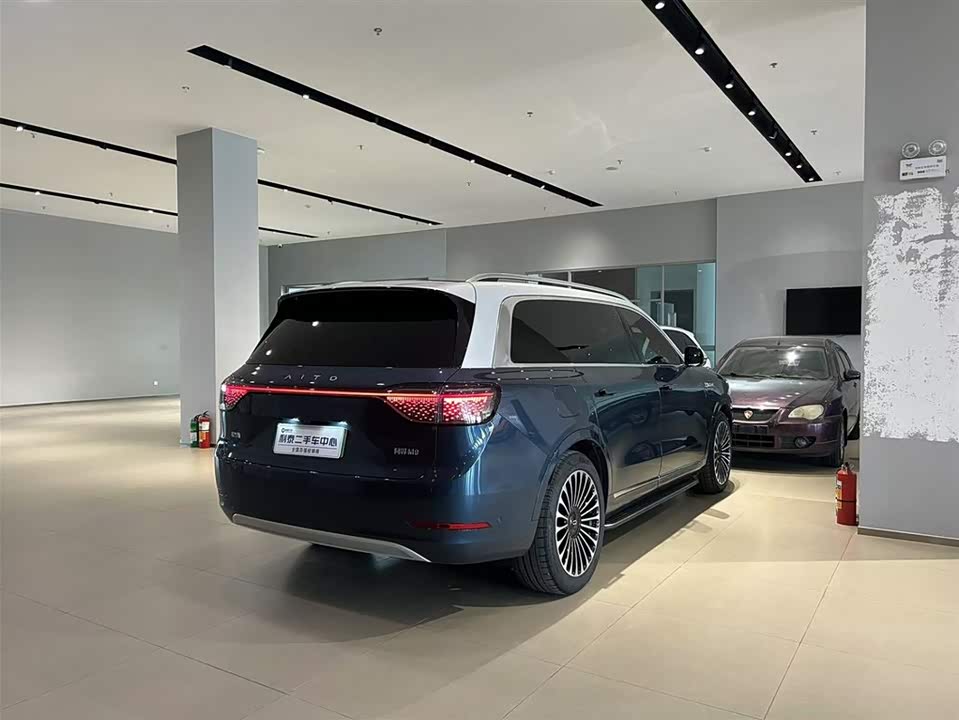 AITO Ask the world M9