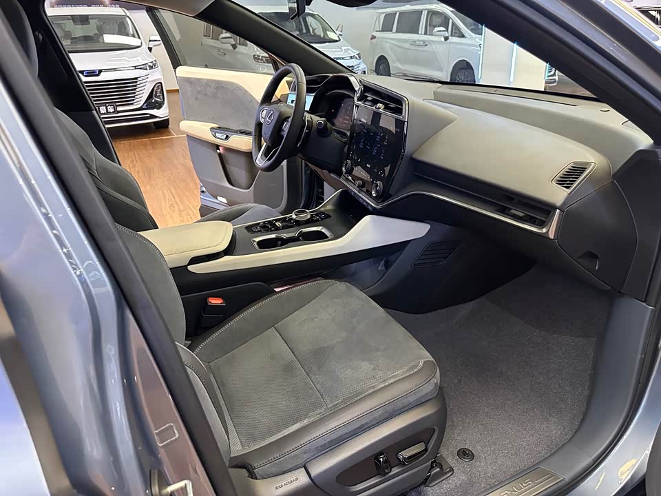 Lexus RZ Lexus RZ