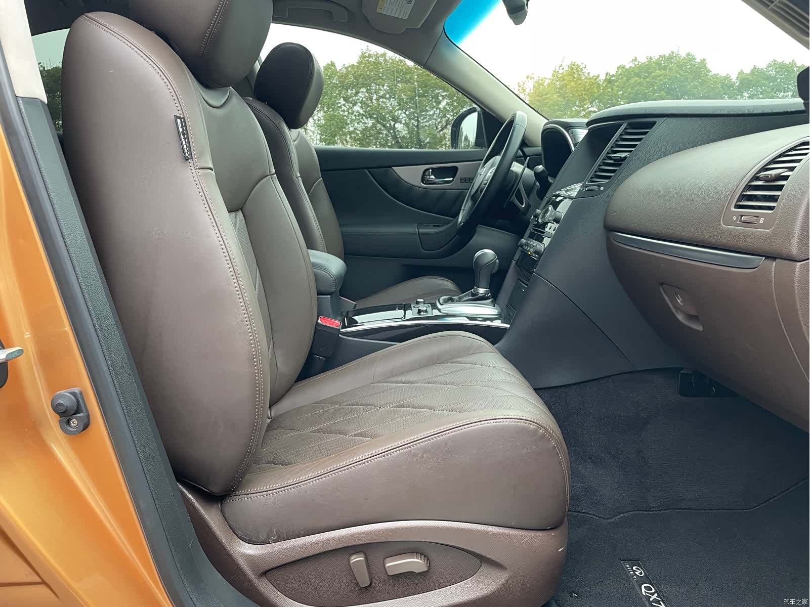 Infiniti QX70, 2015 12