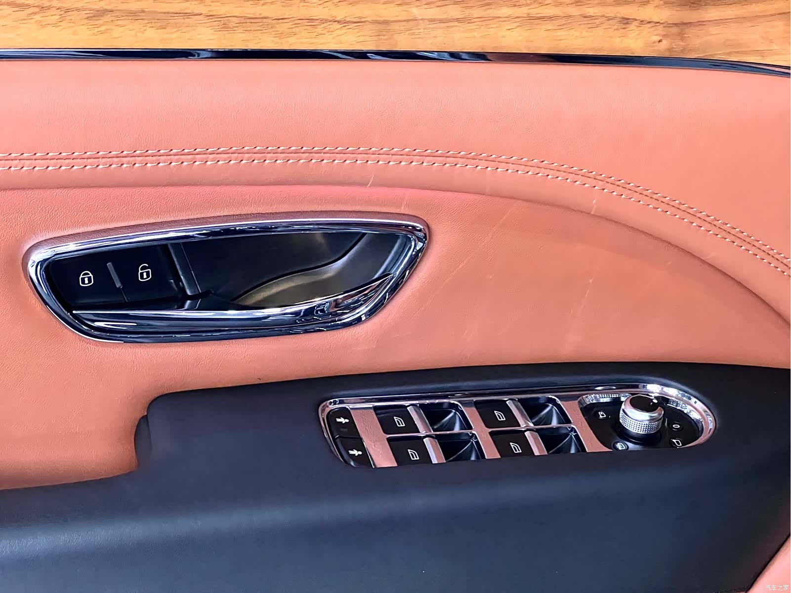 Bentley Bentayga, 2021 20