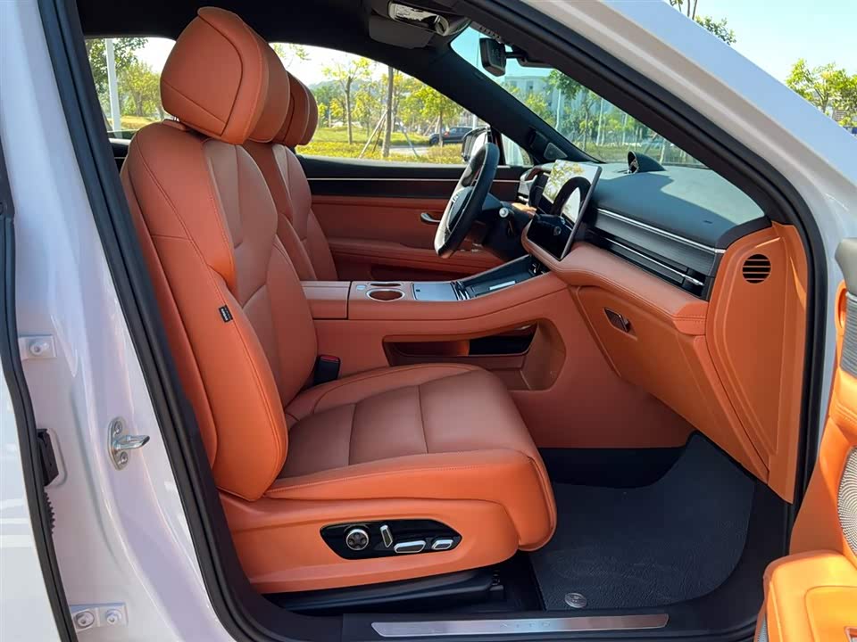 AITO Ask the world M5