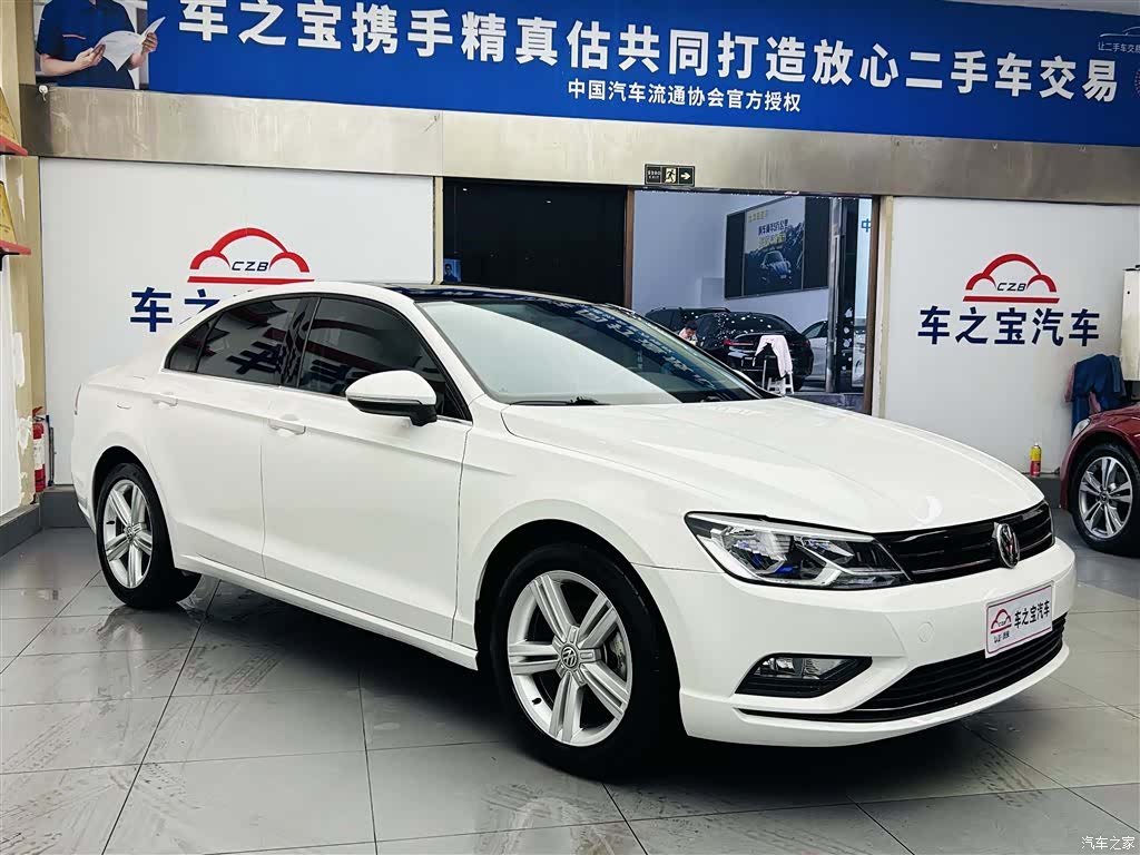 Volkswagen Lamando, 2016 3