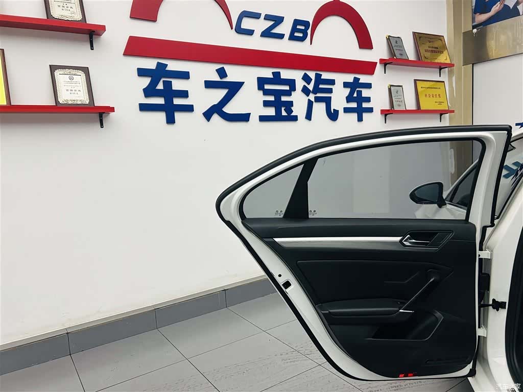 Volkswagen Lamando, 2016 24