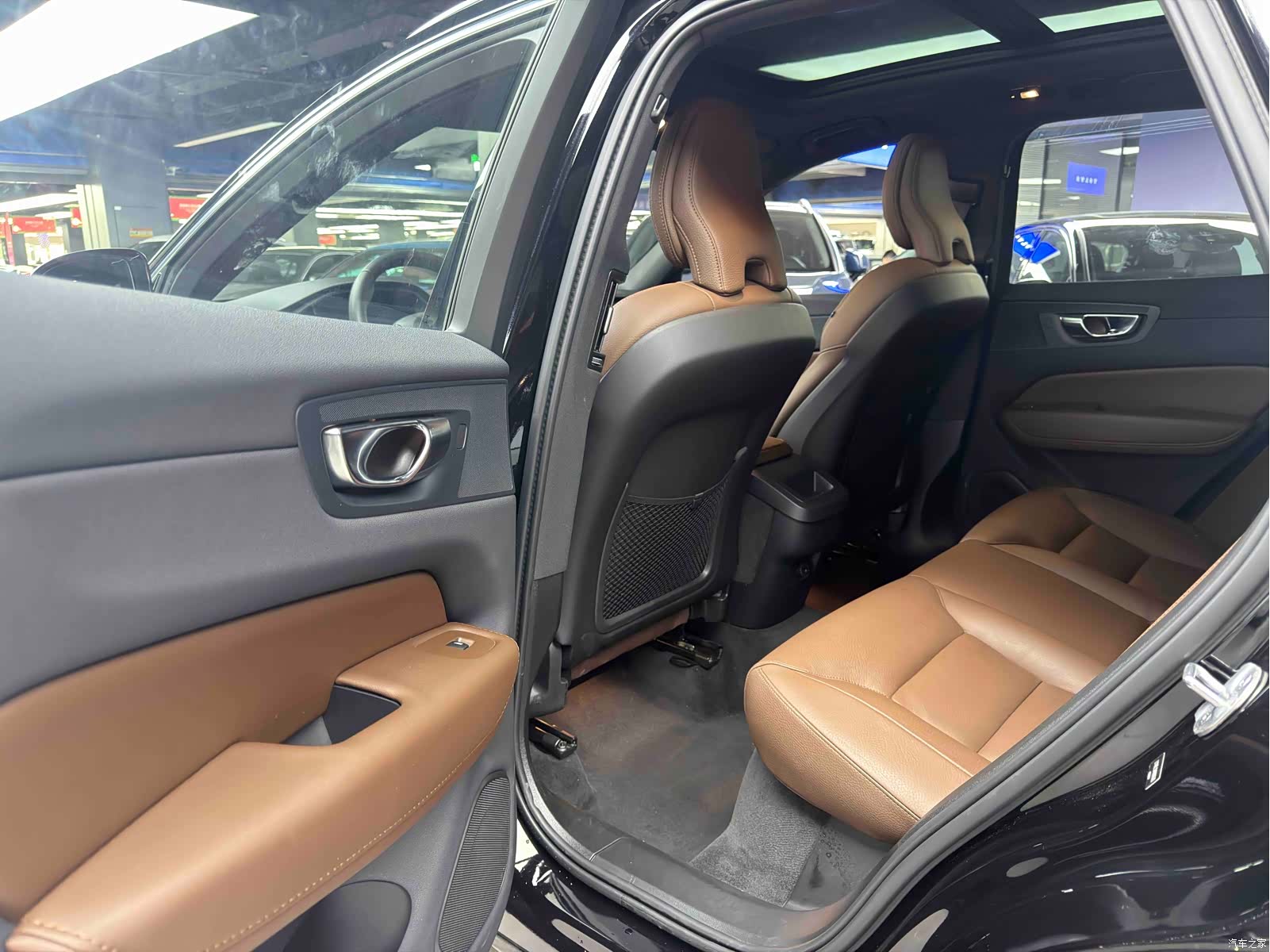 Volvo XC60, 2025 10