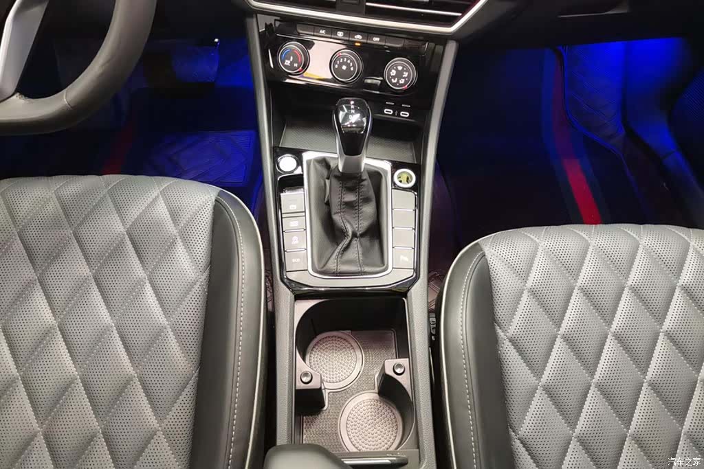Volkswagen Sagitar, 2023 16