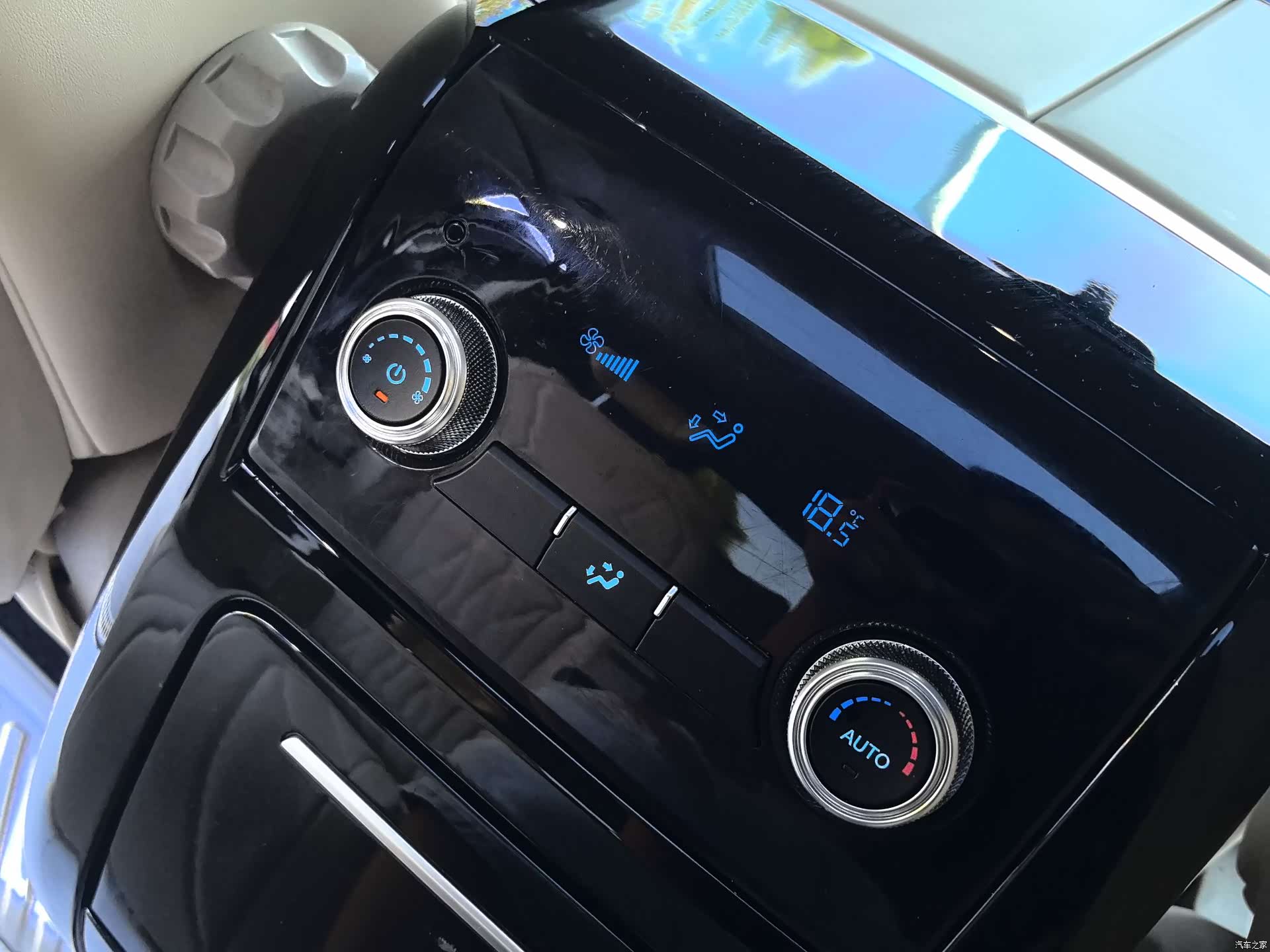 Ford Tourneo, 2023 19