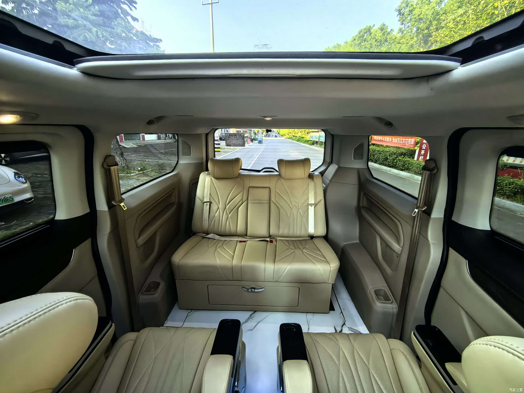 Ford Tourneo, 2023 12